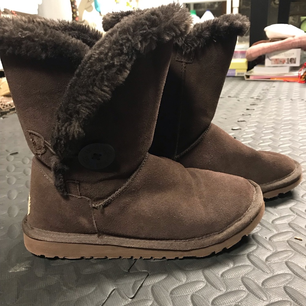 Uggs - image 1